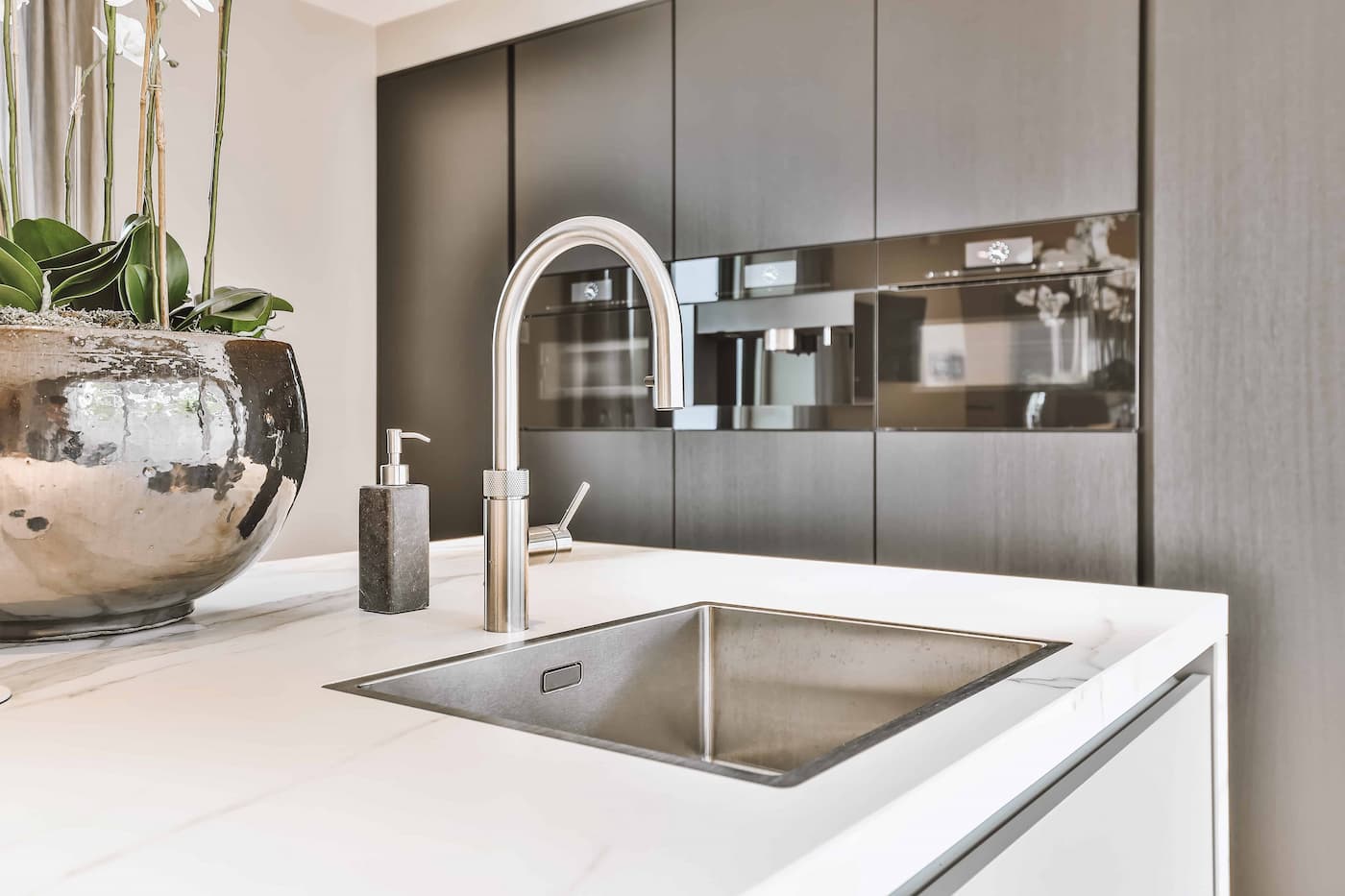 Kitchen sink on the island 